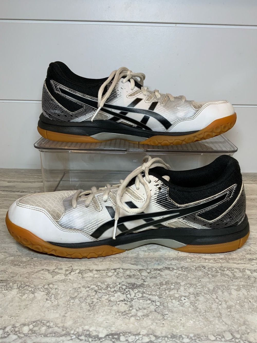 ASICS WOMENS GEL ROCKET - Size 9